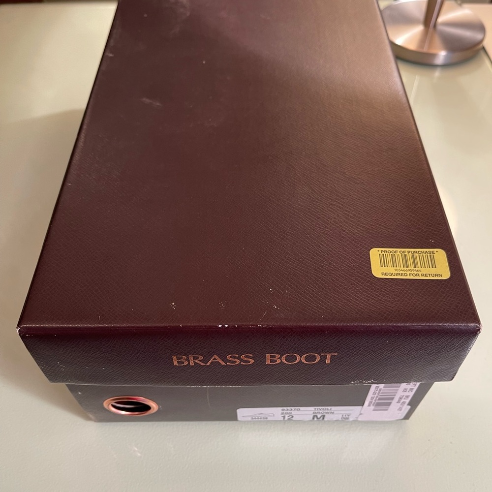 Men’s Dress/Casual Shoes.